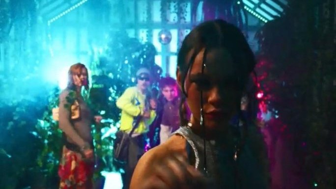 Groove, still 3